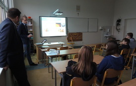 Zajęcia edukacyjne oraz nowy sprzęt dla uczni&oacute;w szk&oacute;ł podstawowych w Kostkowie i Gniewinie 5