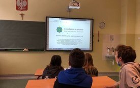 Zajęcia edukacyjne oraz nowy sprzęt dla uczni&oacute;w szk&oacute;ł podstawowych w Kostkowie i Gniewinie 9